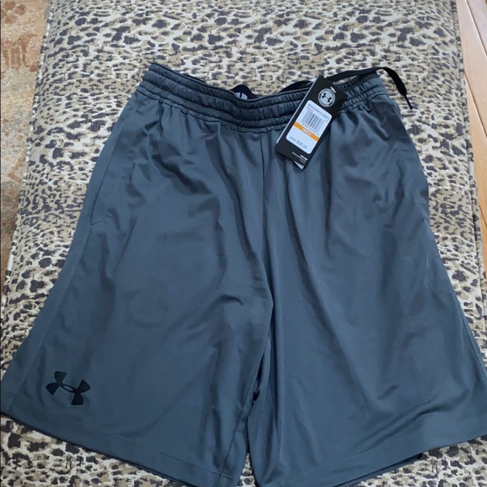Under Armour men’s short size small
